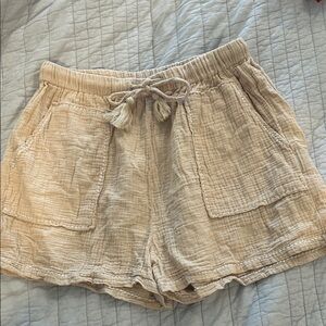 7 For All Mankind Beige Textured Shorts size medium